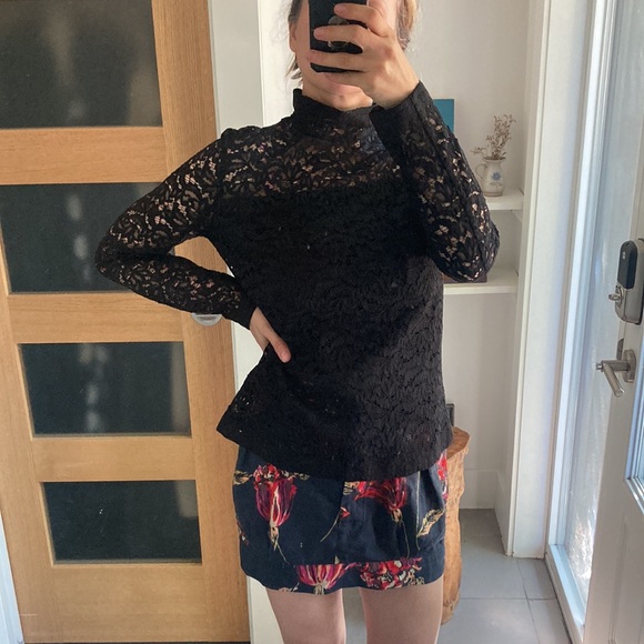 JUDITH & CHARLES black lace top size 8 - Picture 13 of 13